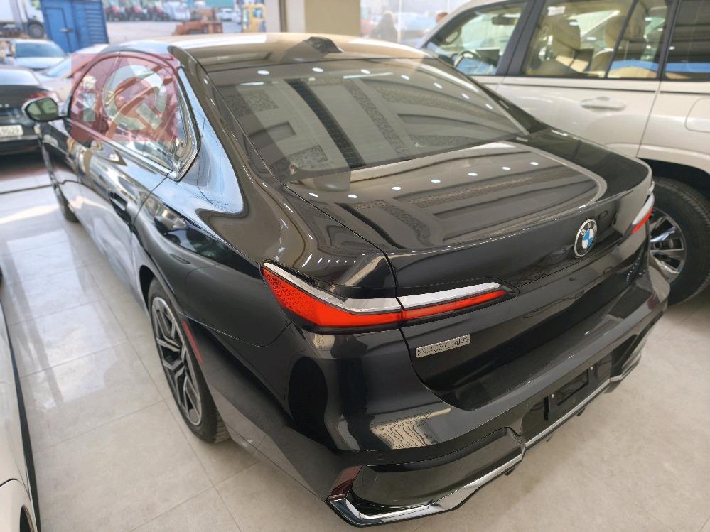 بي ام دبليو الفئة 7